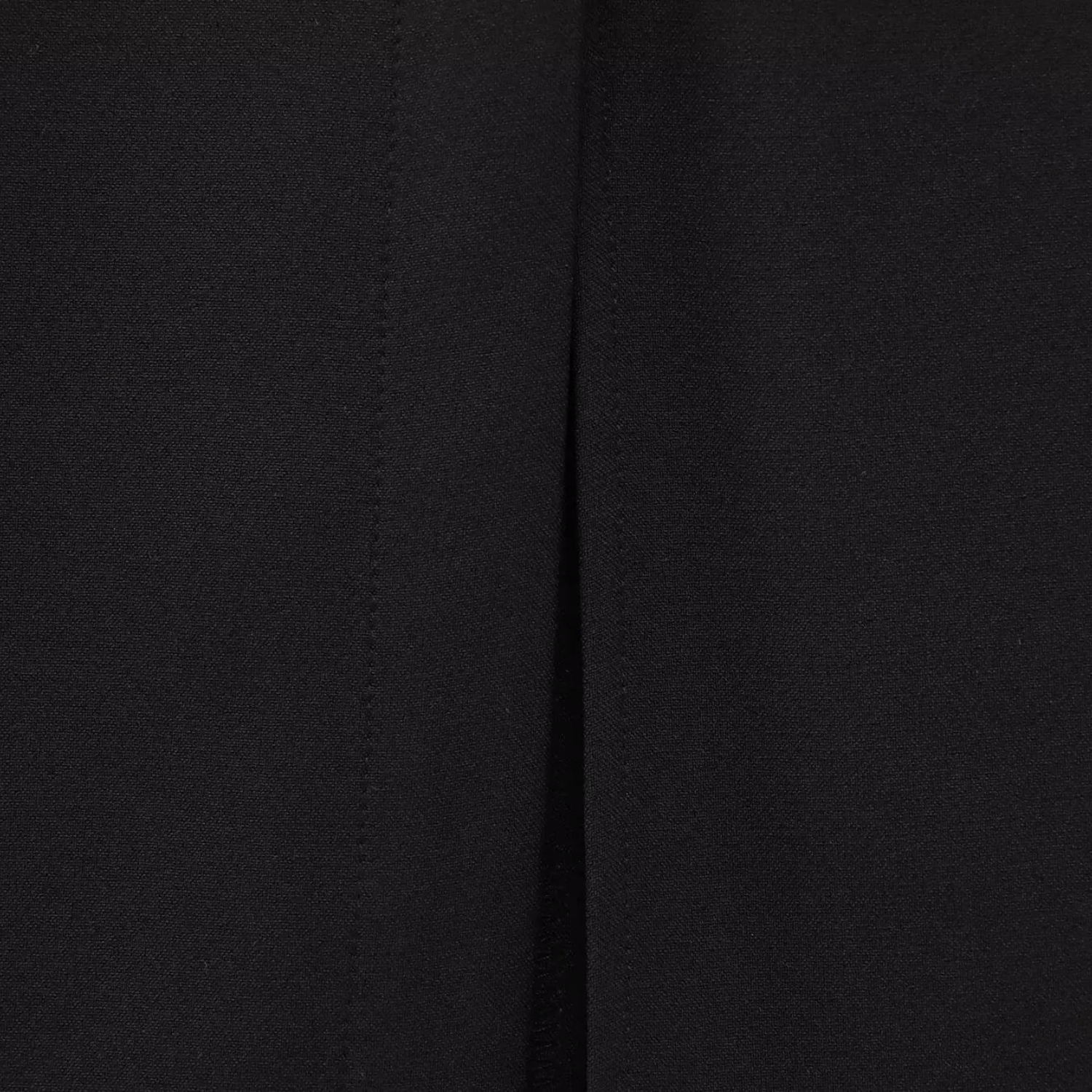 Sophie | Sleeveless Crew-Neck Dress with Belt and Hem Slit Detail